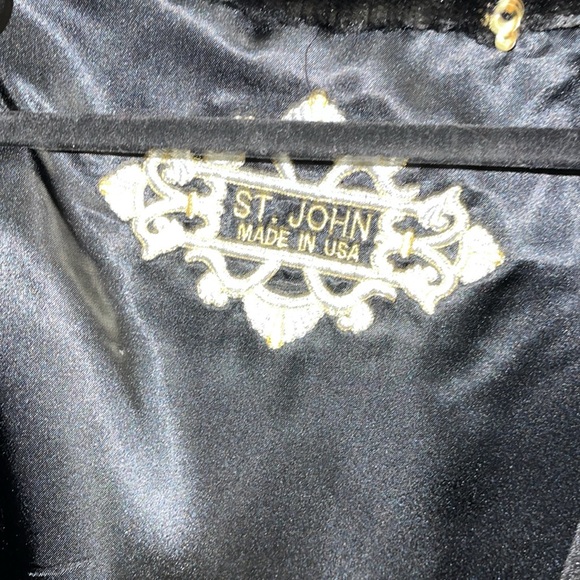 ST. John. Faux Fur coat - Picture 5 of 6